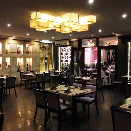 Hotel & Restaurant Farid Dakar Exterior photo